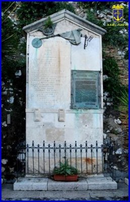 MONUMENTO_CADUTI_MARE_VILLETTA_GAETA Monumenti Ai Caduti del Mare
