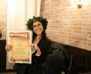 6c6831f3-92c3-4f11-98a4-22bdd229f5ec-300x244 Laurea di mia figlia Ilaria.        Era  il  20 novembre 2019